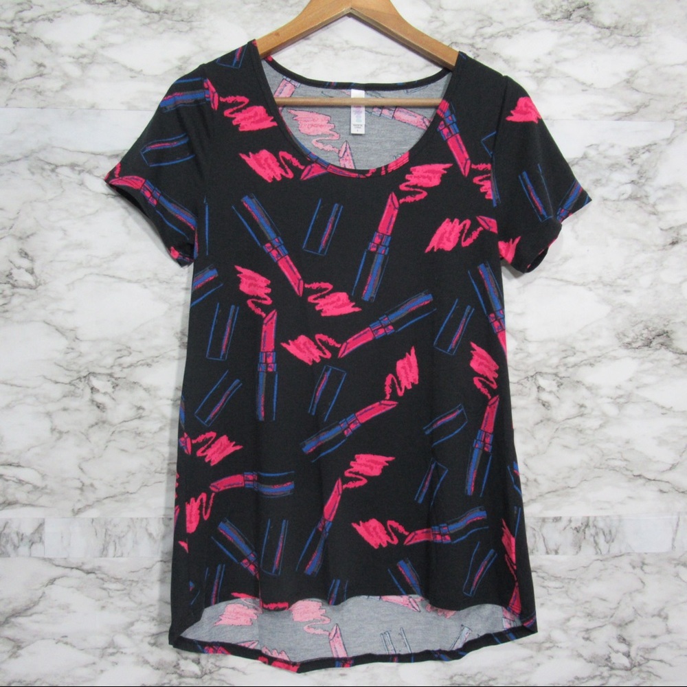 LulaRoe Lipstick Print Classic Top Size Small